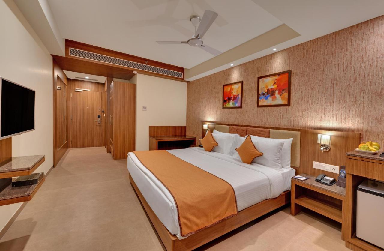 Anaya Beacon Hotel, Jamnagar Room photo