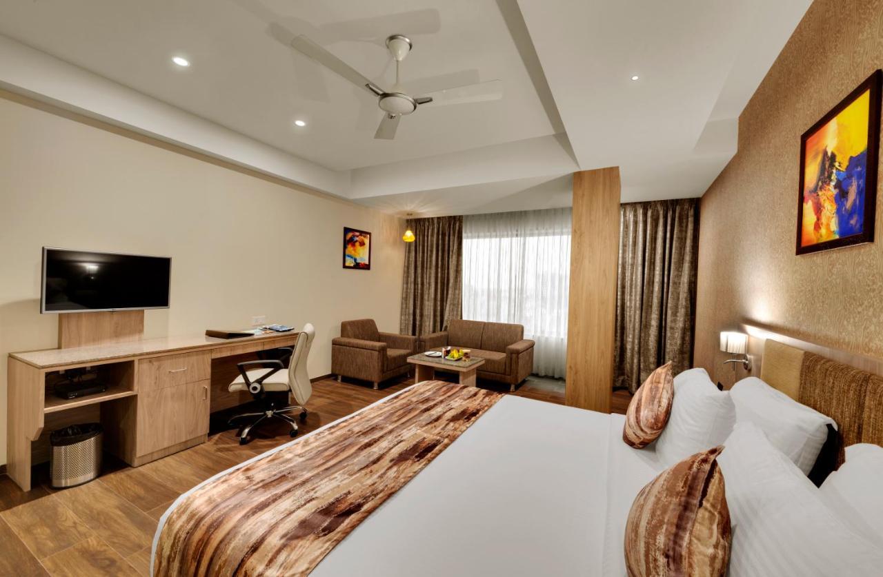 Anaya Beacon Hotel, Jamnagar Room photo