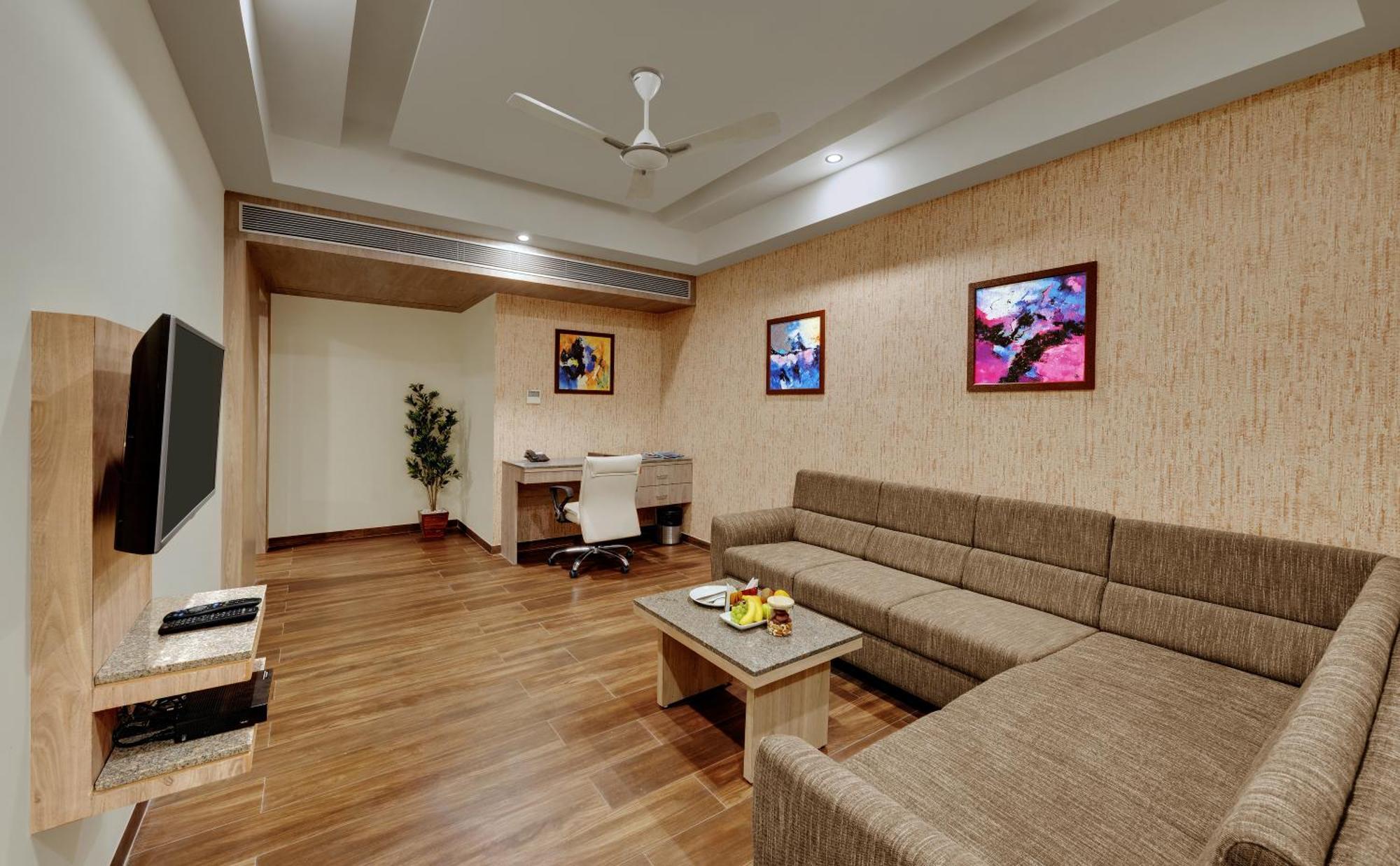 Anaya Beacon Hotel, Jamnagar Room photo